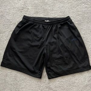 Men’s Undefeated Mesh Shorts in Black Size XL
